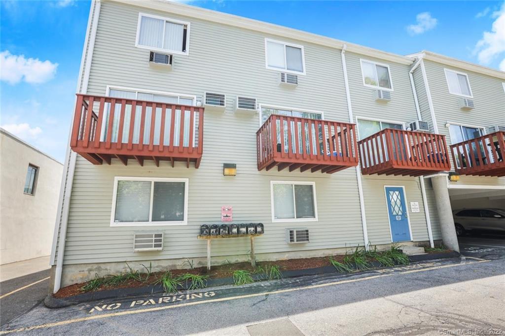 718 Cove Road Unit: 12