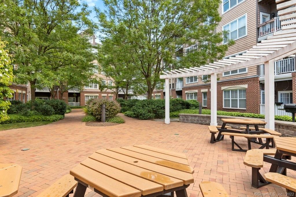 35 West Broad Street Unit: 325