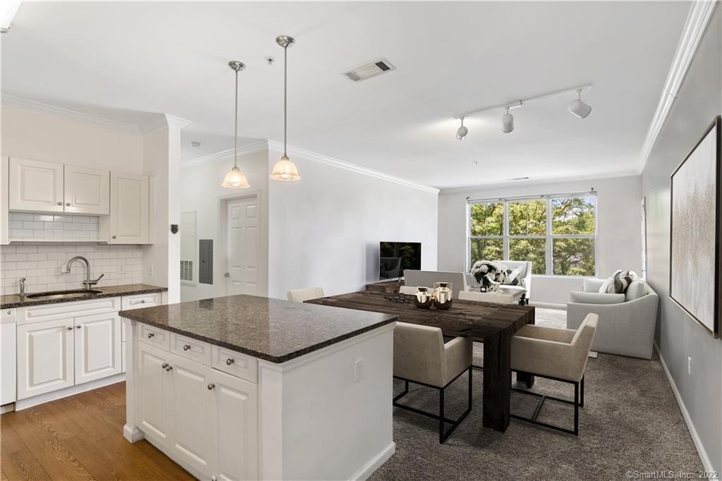 35 West Broad Street Unit: 325