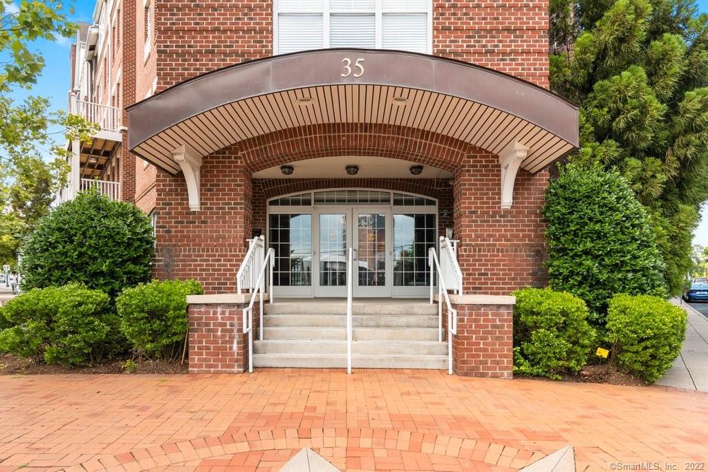35 West Broad Street Unit: 325