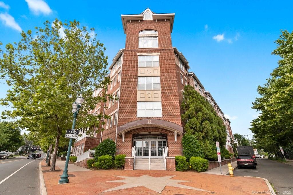 35 West Broad Street Unit: 325