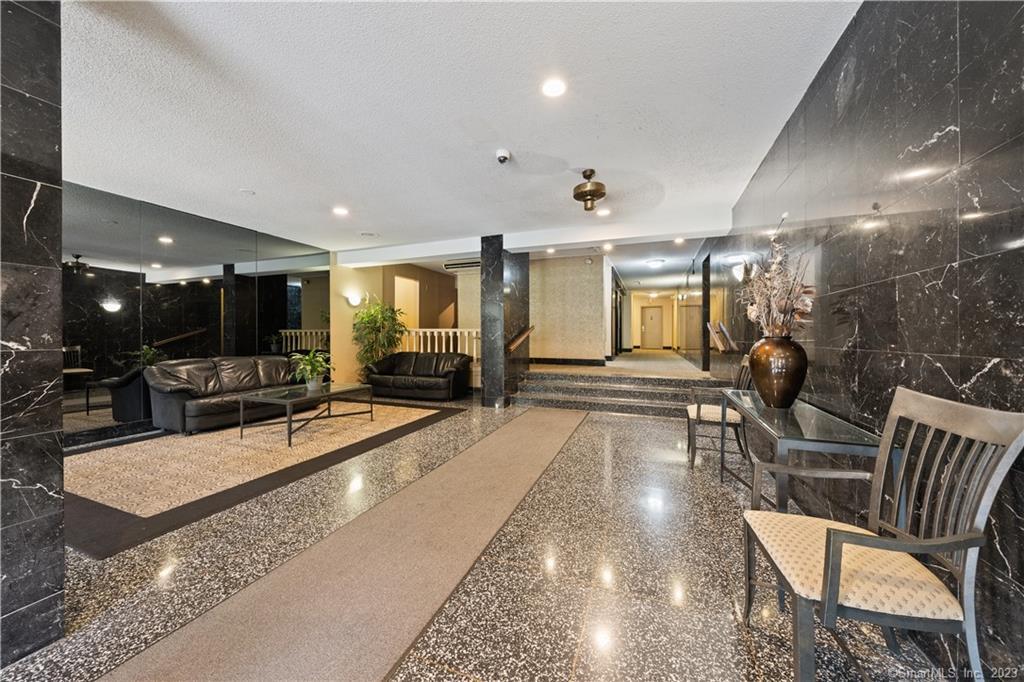 65 Glenbrook Road Unit: 7A