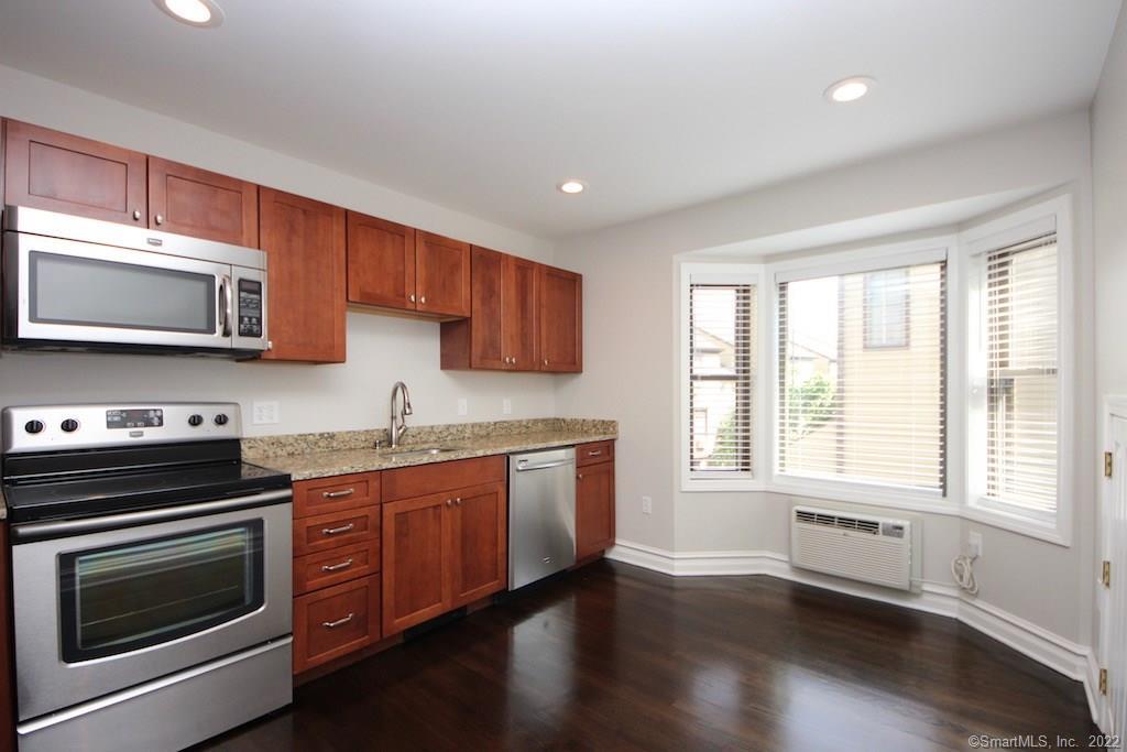 8 Oakwood Ave Unit: A4