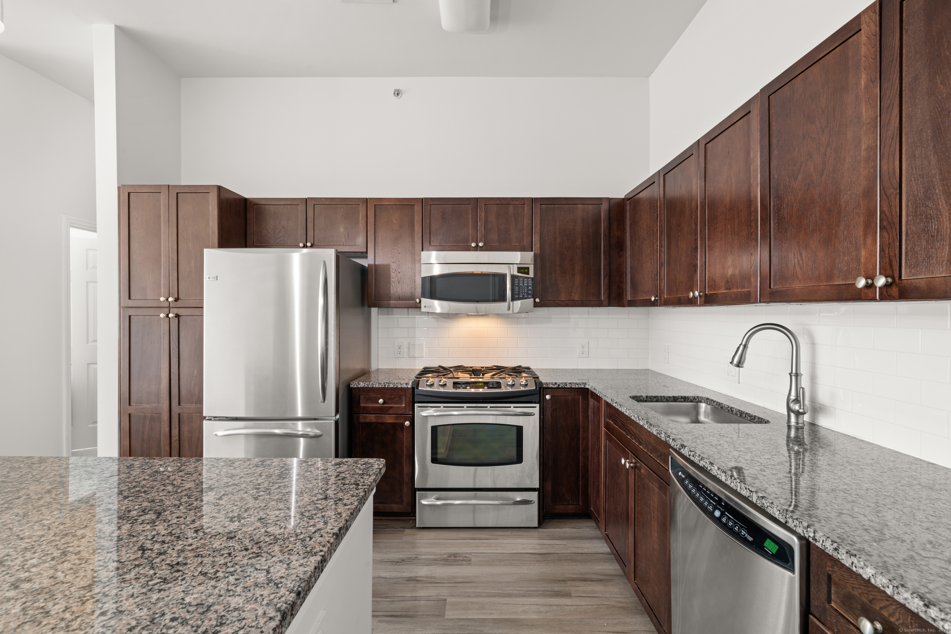 850 East Main Street APT 528