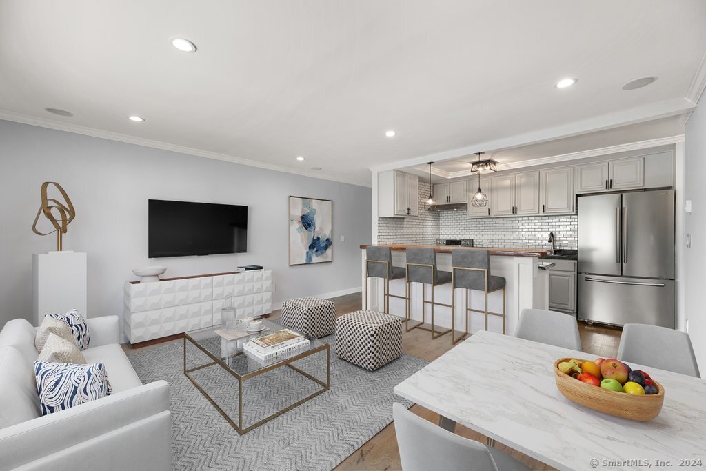 13 West Washington Avenue APT 14