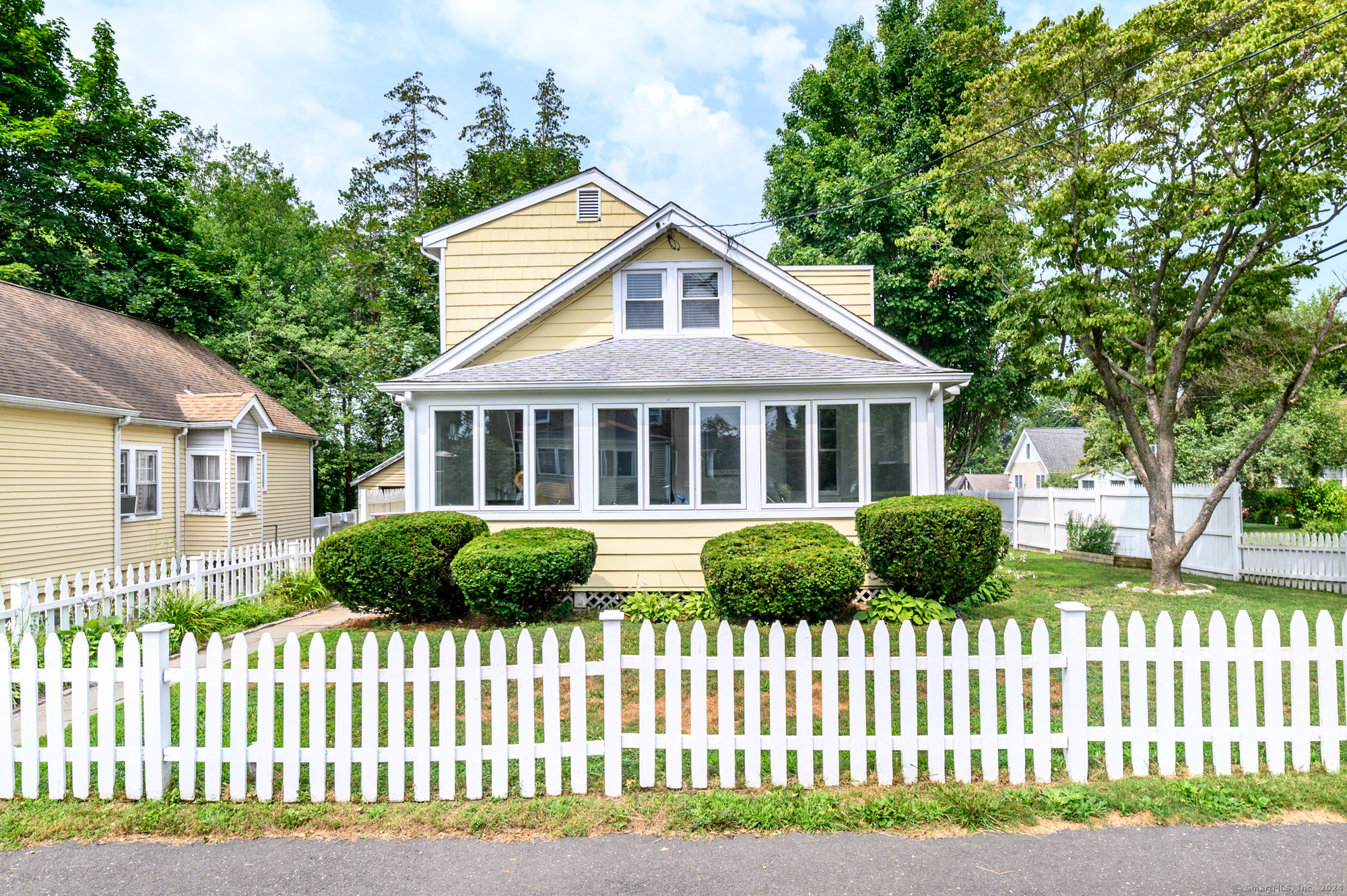 3 Ridgewood Avenue