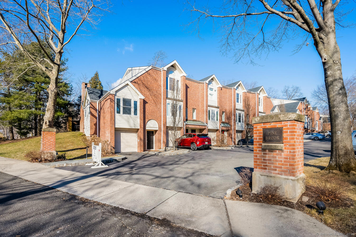 1 Pine Brook Lane 1