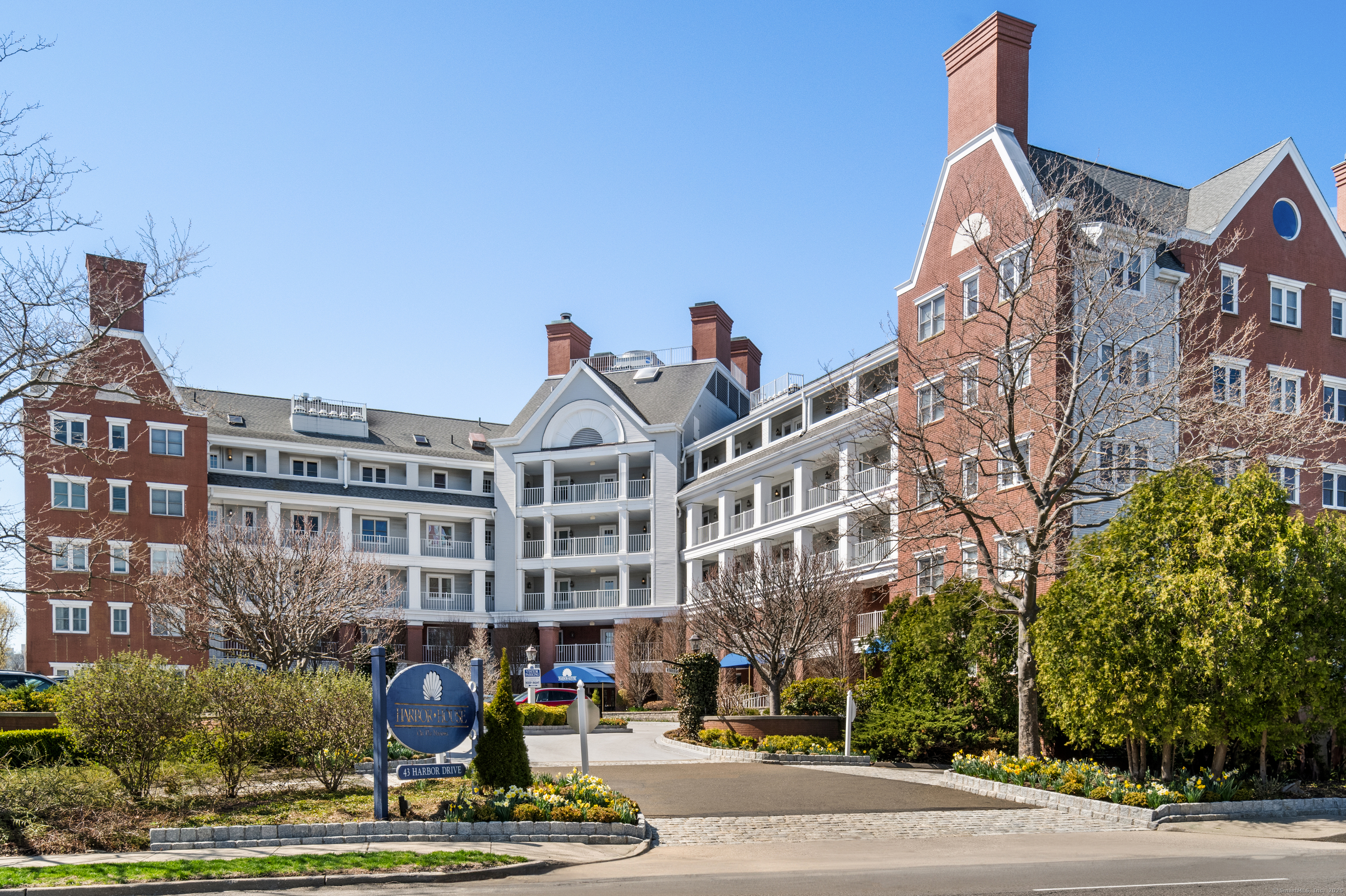 43 Harbor Drive APT 312