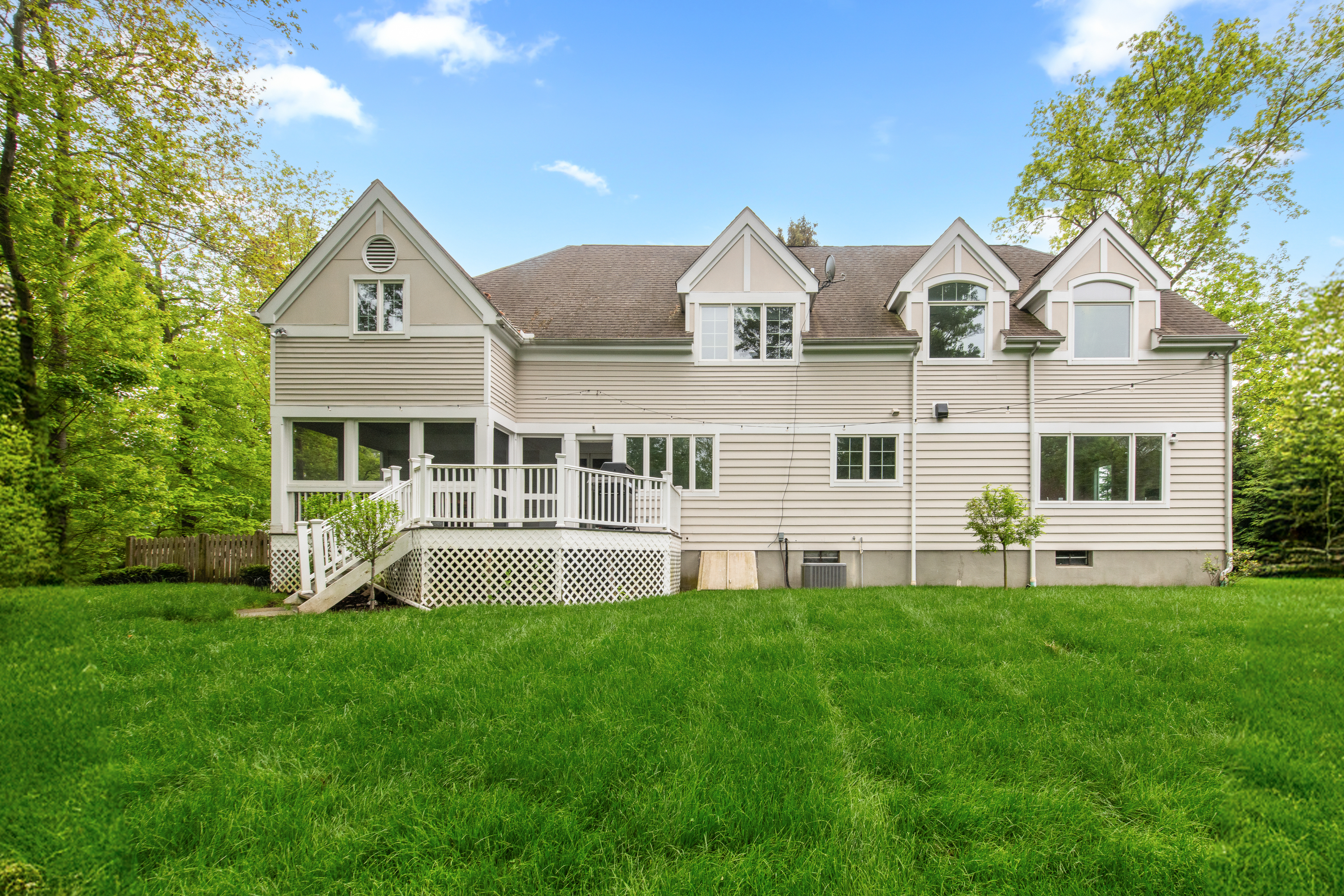 42 Kings Highway South