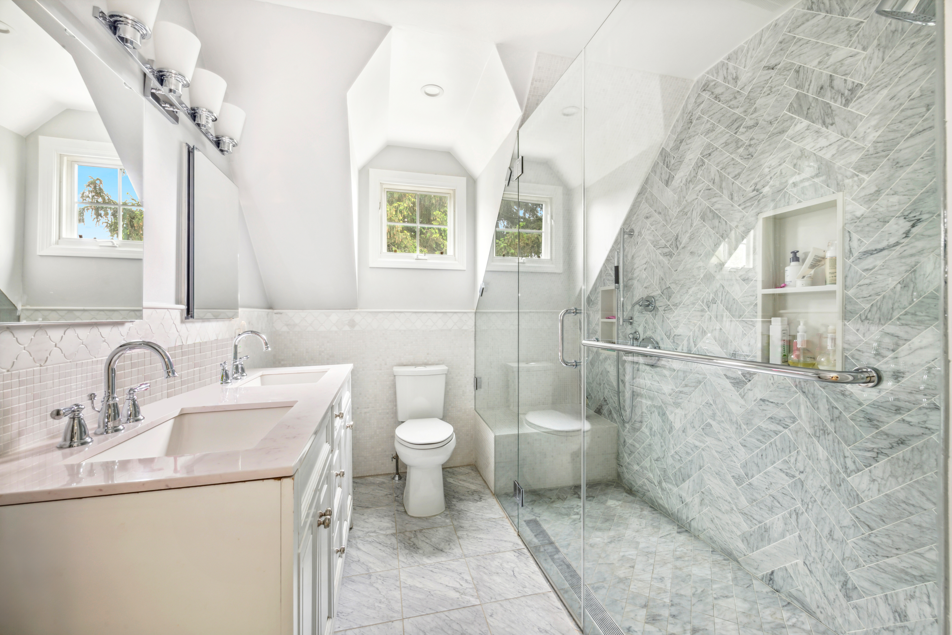 42 Kings Highway South