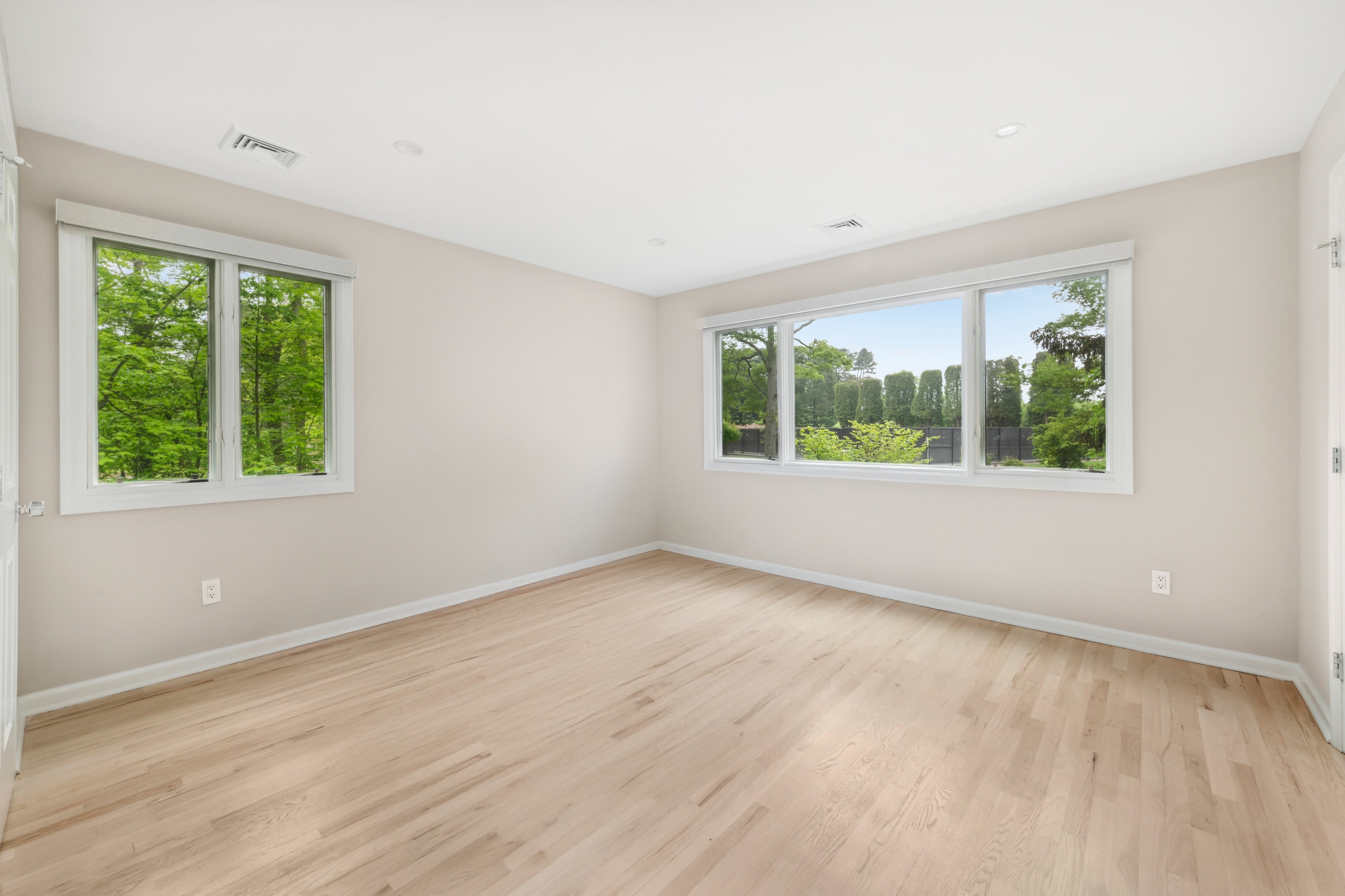 42 Kings Highway South