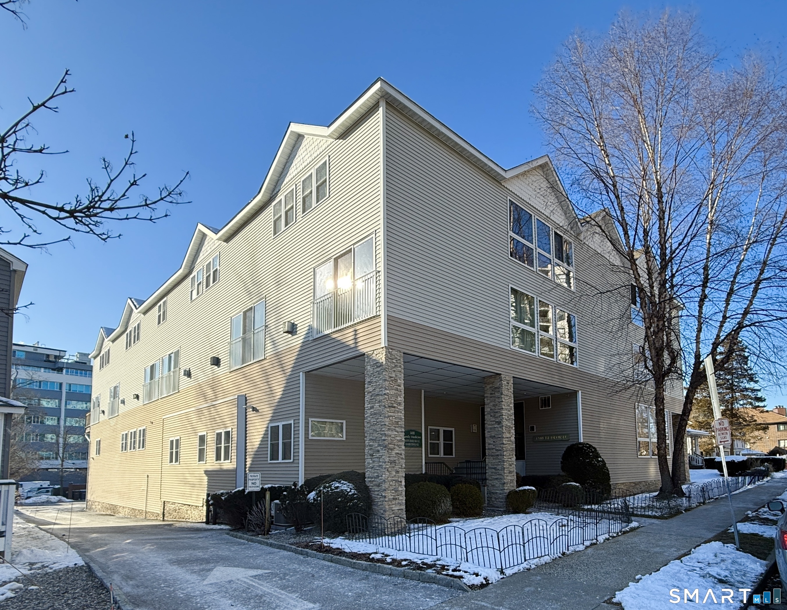 1400 Bedford Street 11