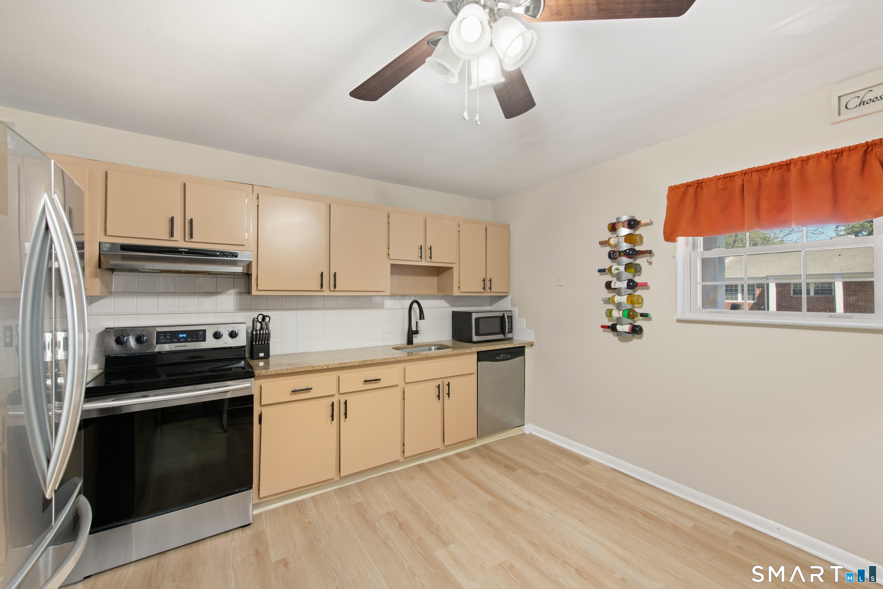 125 Lawn Avenue B6