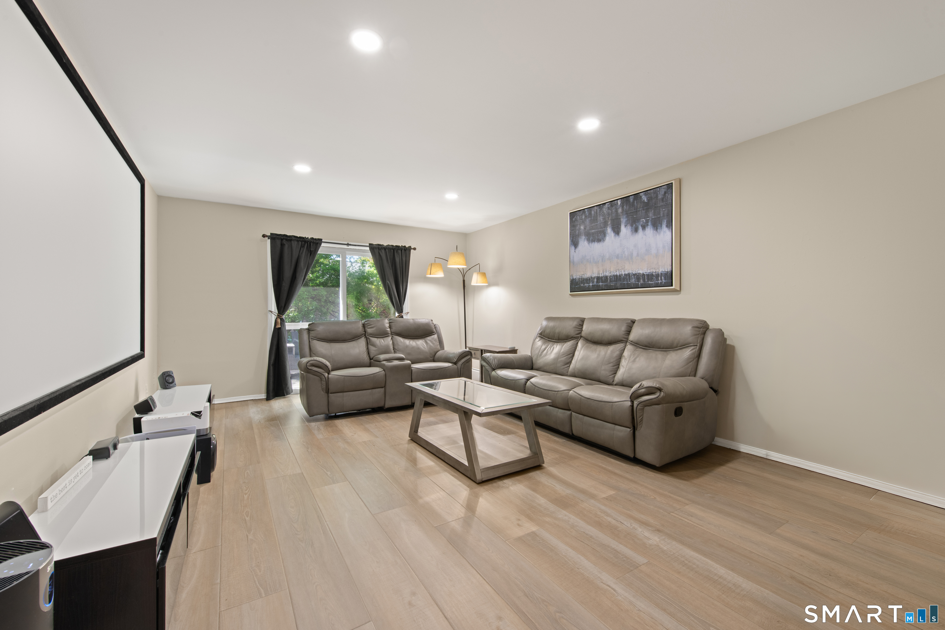 125 Lawn Avenue B6