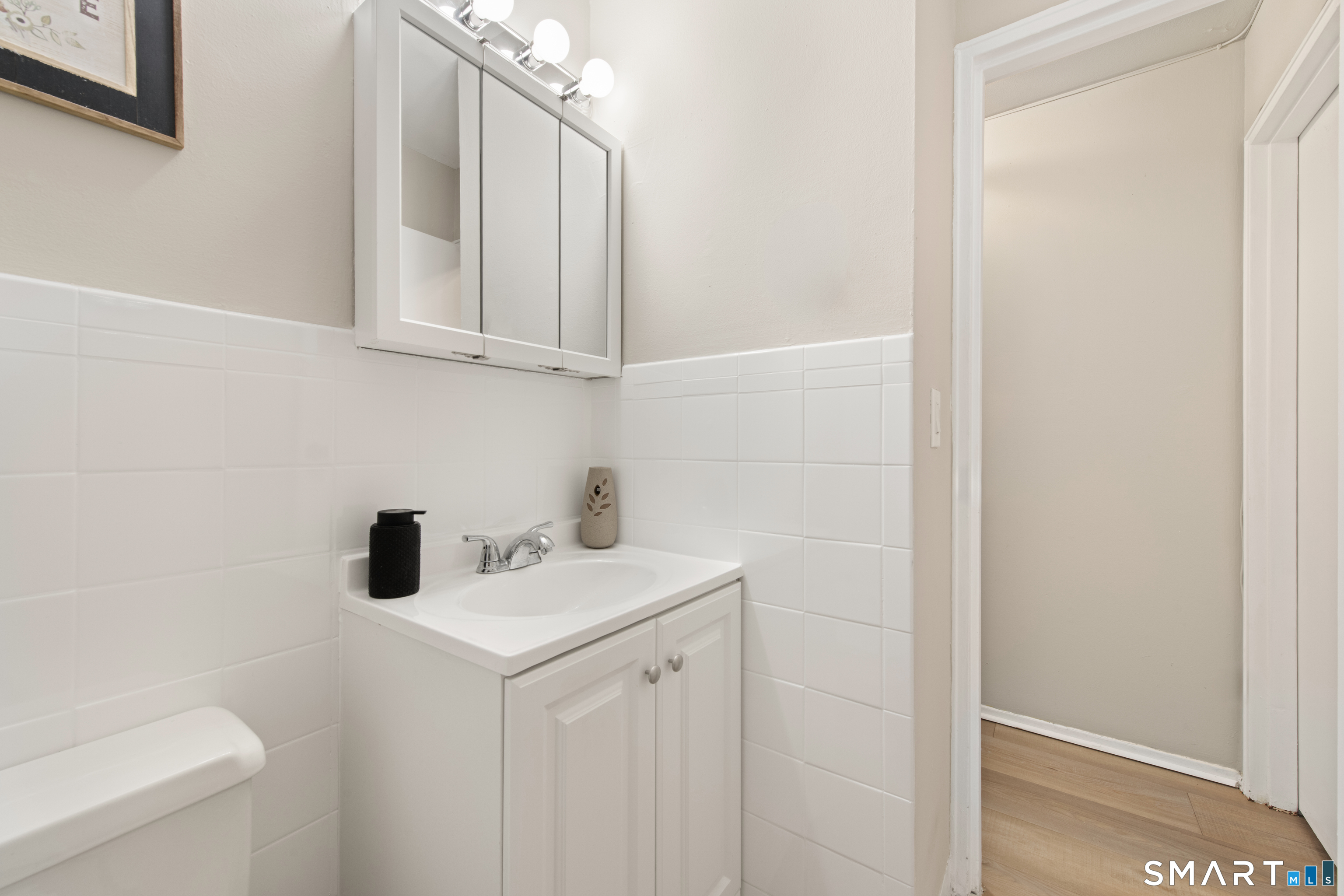 125 Lawn Avenue B6
