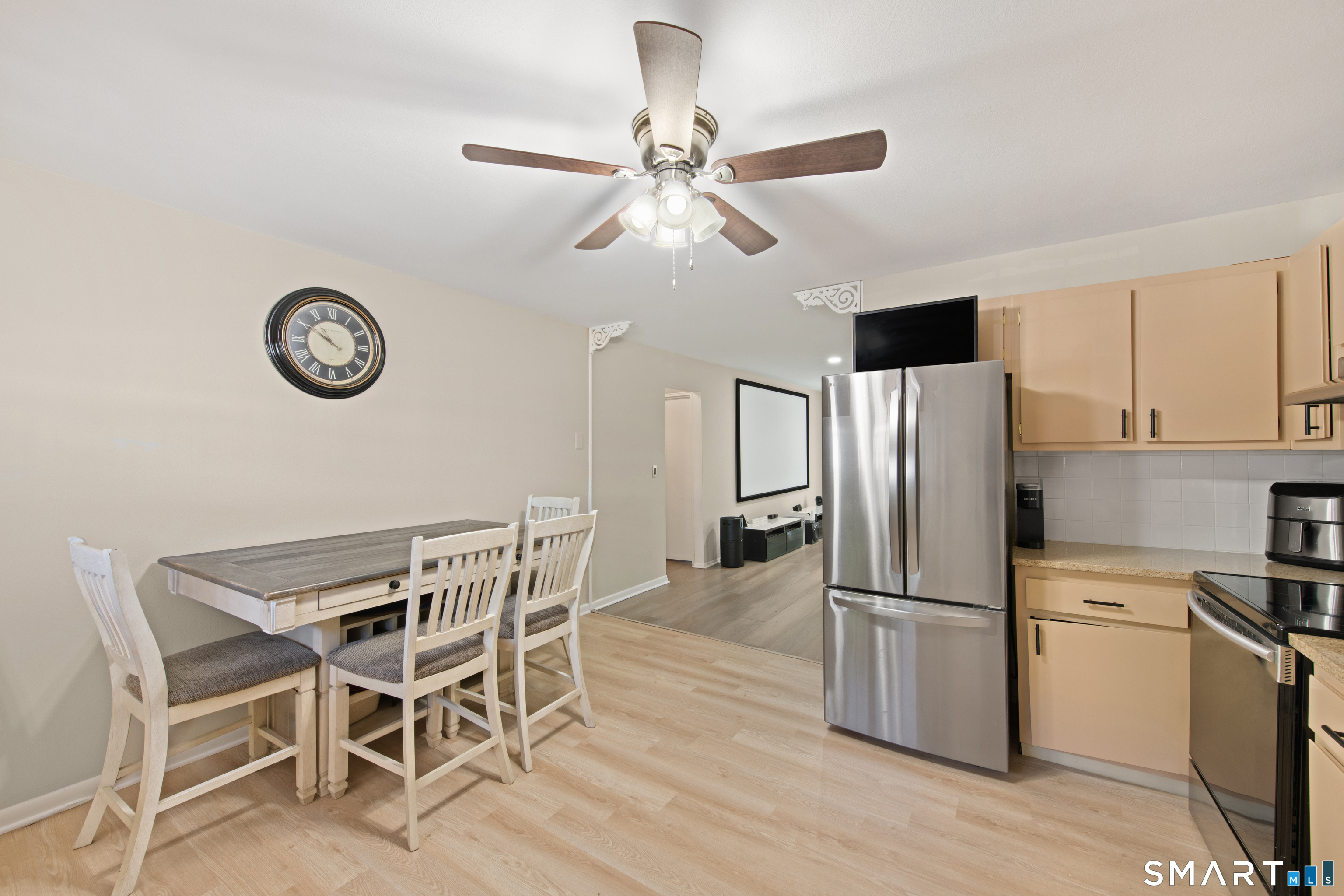 125 Lawn Avenue B6