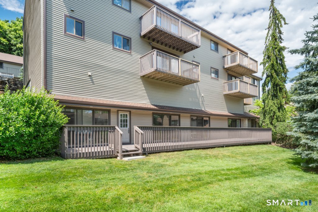 2289 Bedford Street Unit: G2