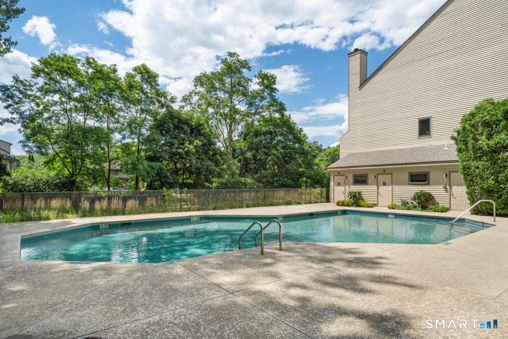 2289 Bedford Street Unit: G2