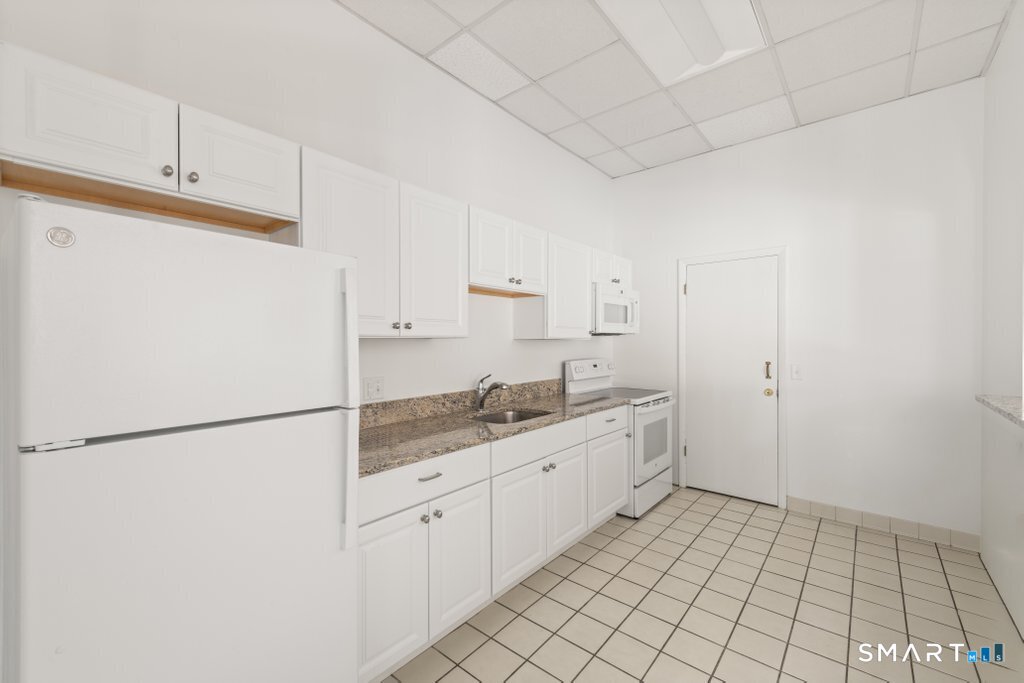 2289 Bedford Street Unit: G2