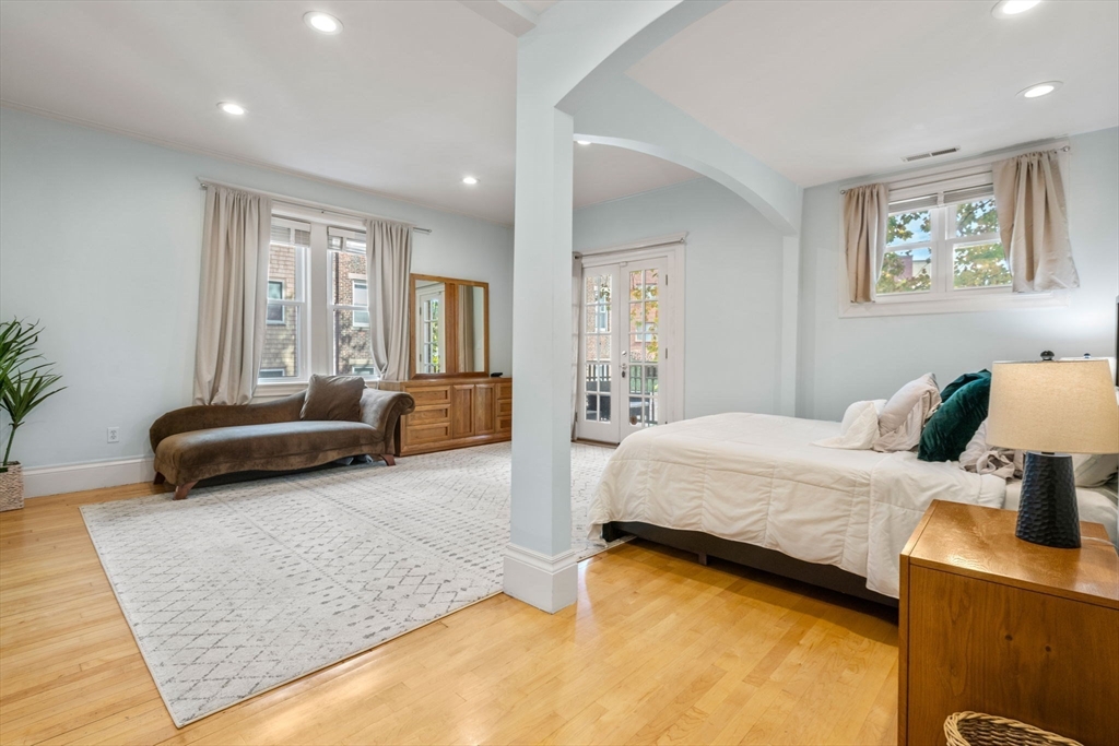 195 Saint Paul St # 3