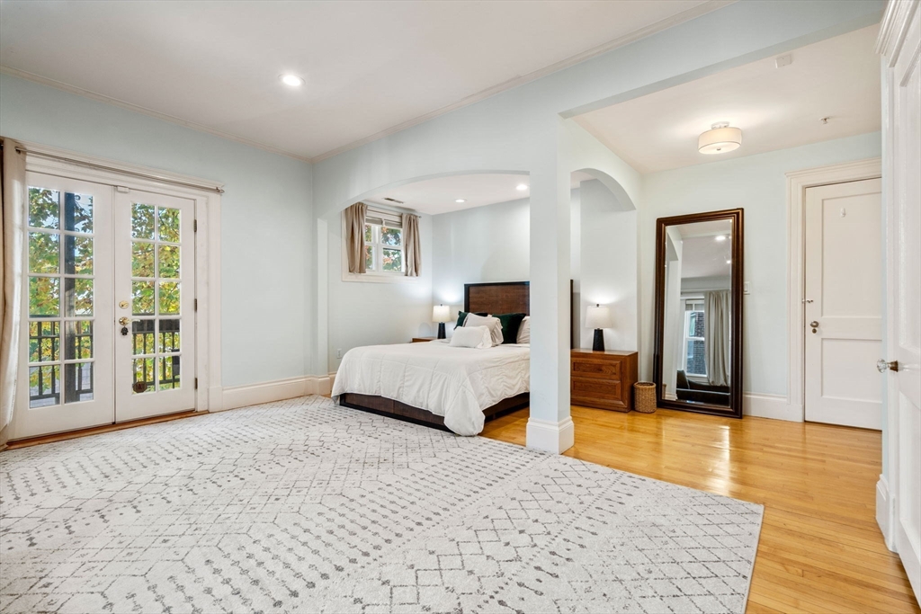 195 Saint Paul St # 3
