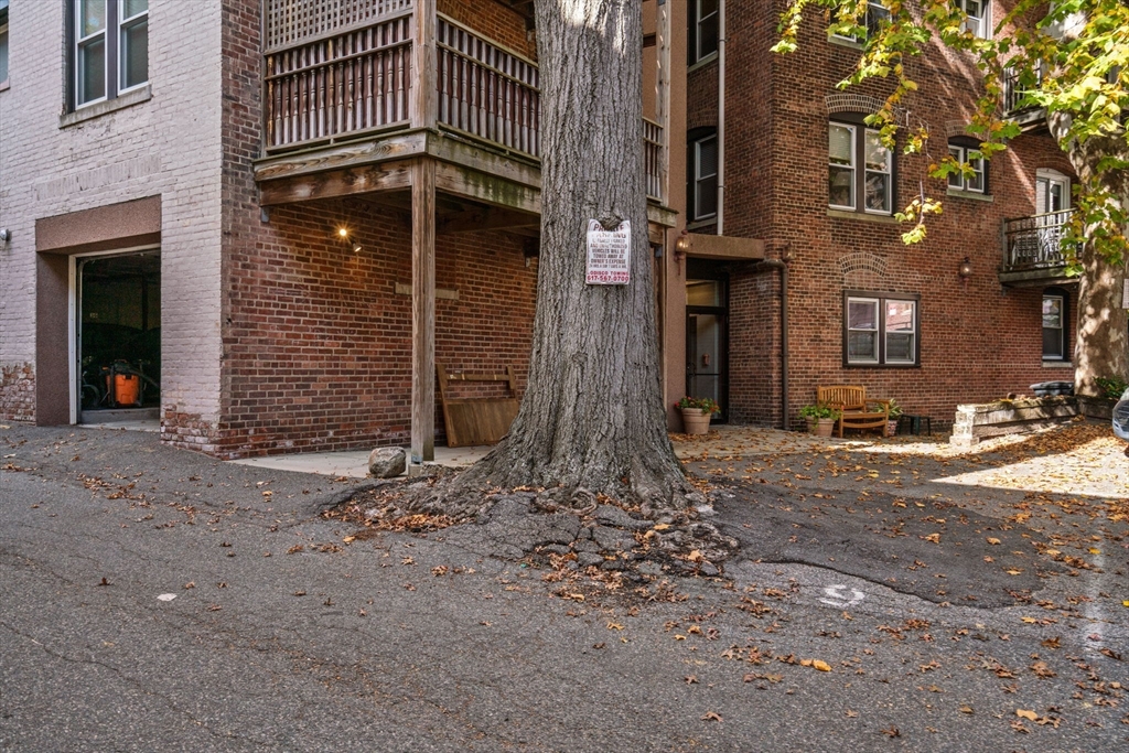 195 Saint Paul St # 3