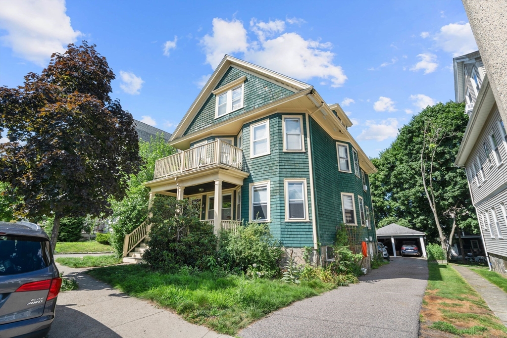 69 Bradfield Ave # 1