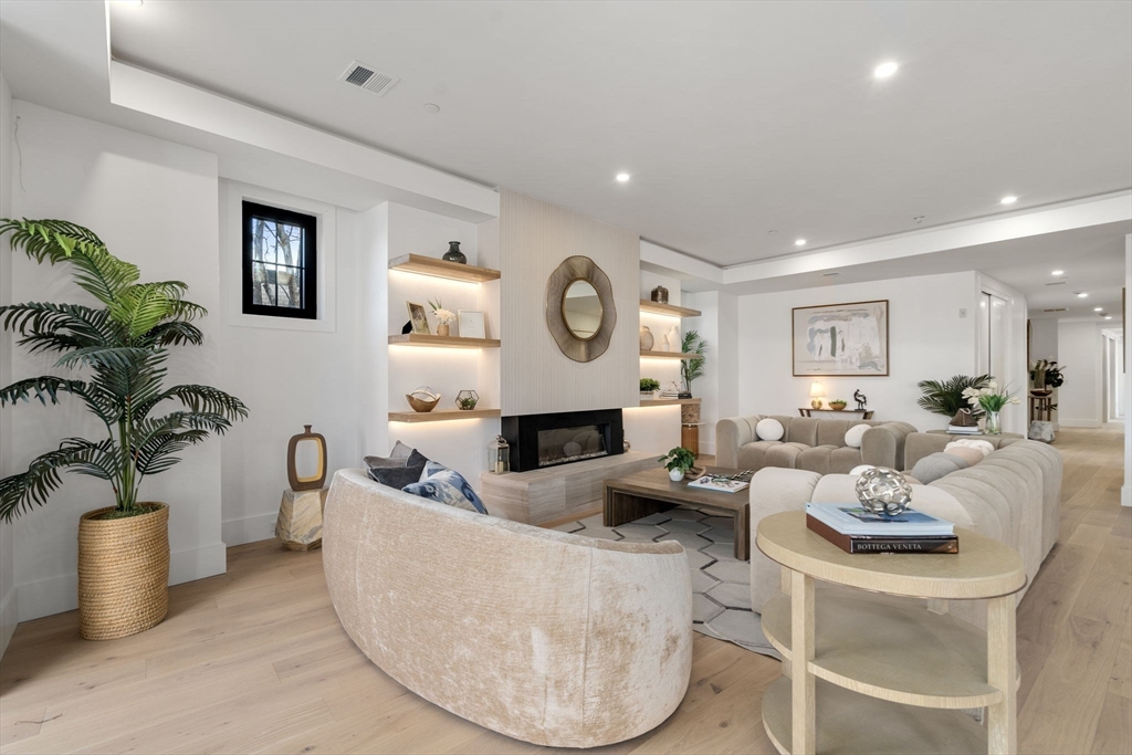 55 Green Street # 3