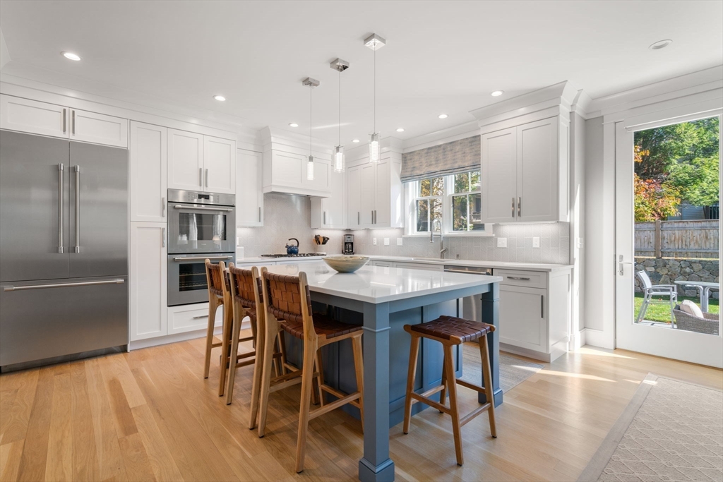 46 Landseer St