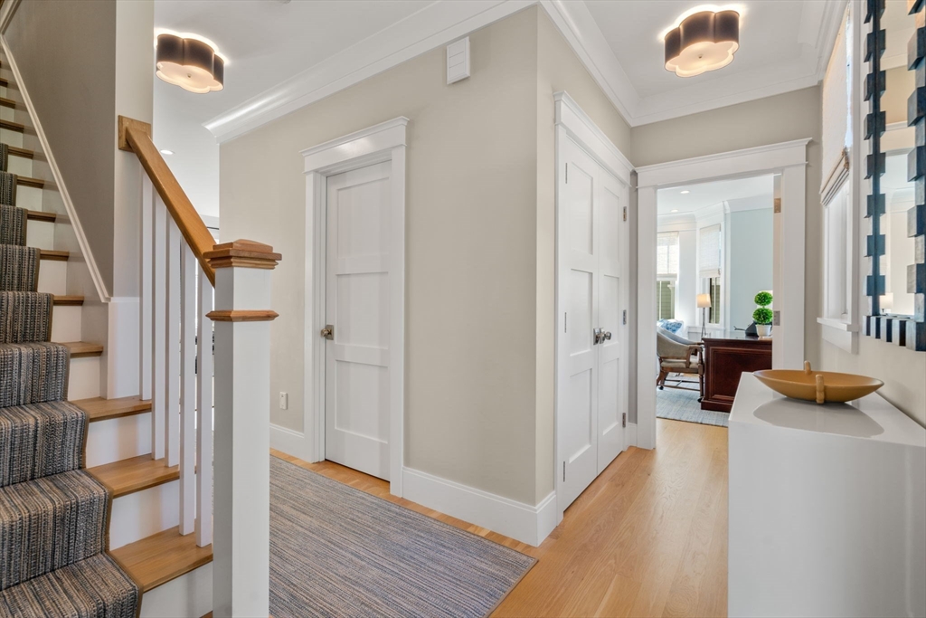 46 Landseer St