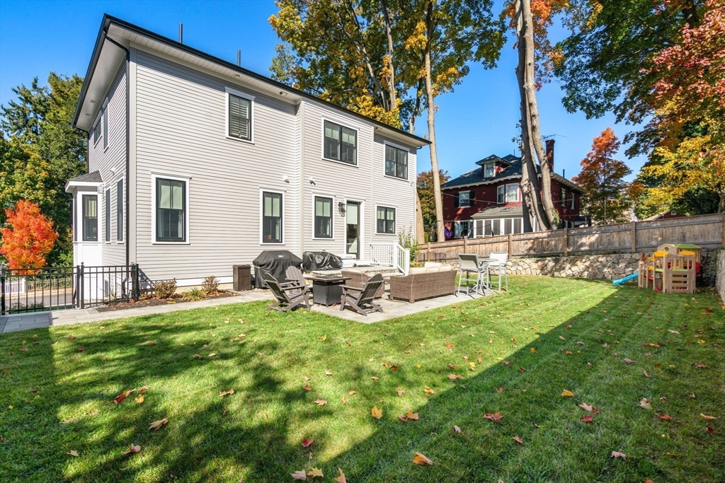 46 Landseer St