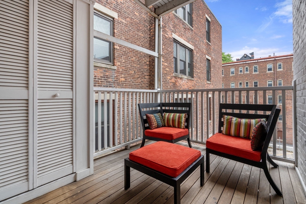 76 Marshal St # 2
