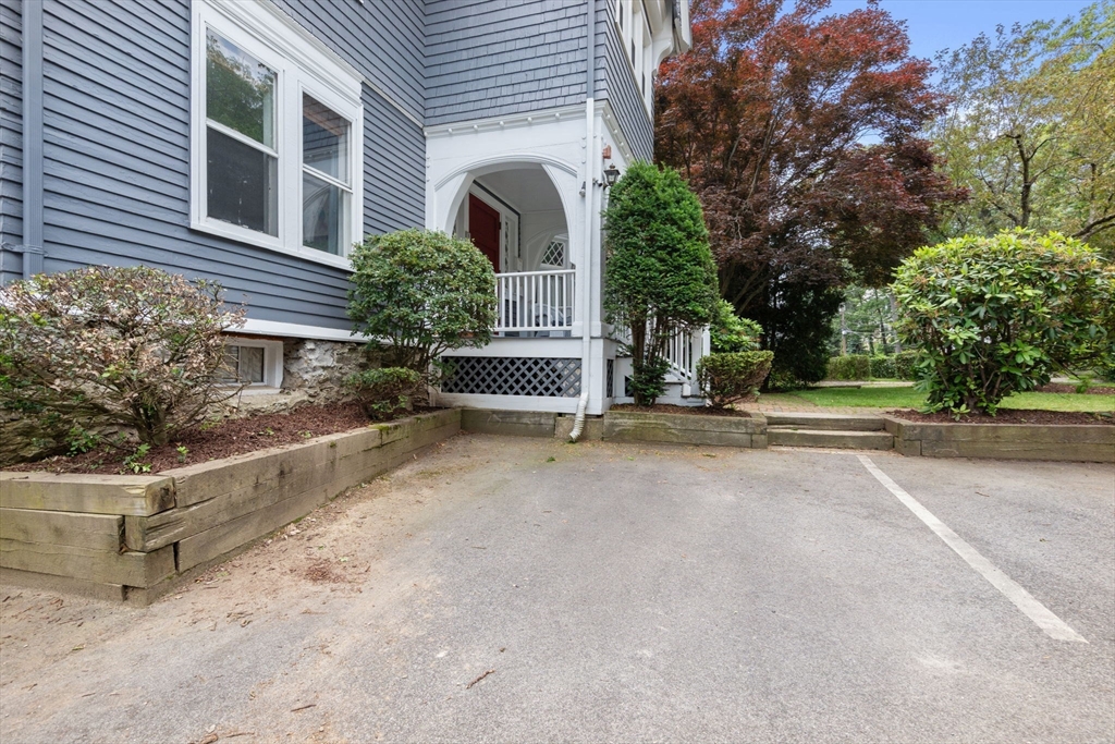 16 Colliston Rd # 1