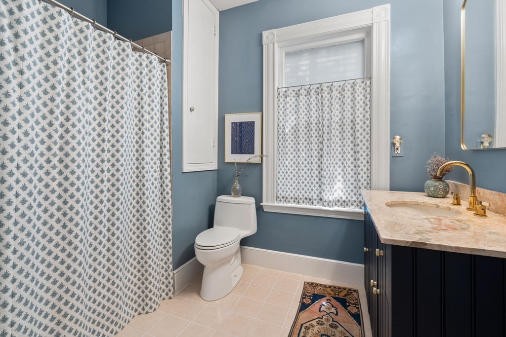 16 Colliston Rd # 1