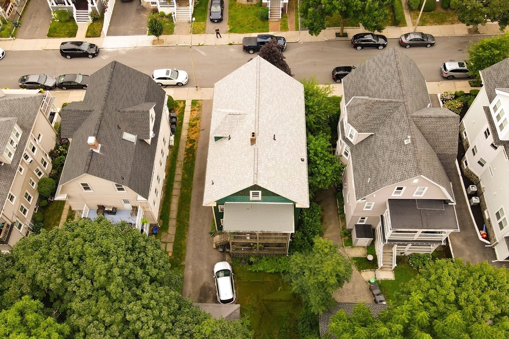 69 Bradfield Ave # 1