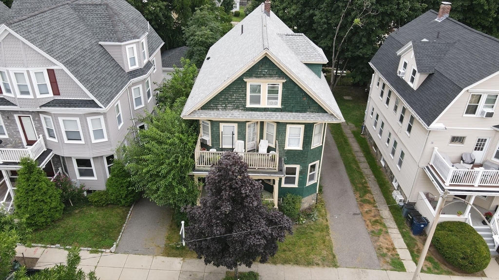 69 Bradfield Ave # 1