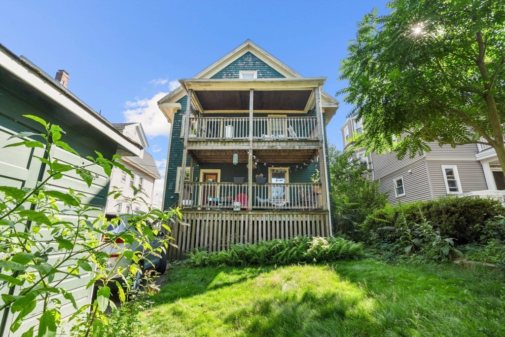 69 Bradfield Ave # 1