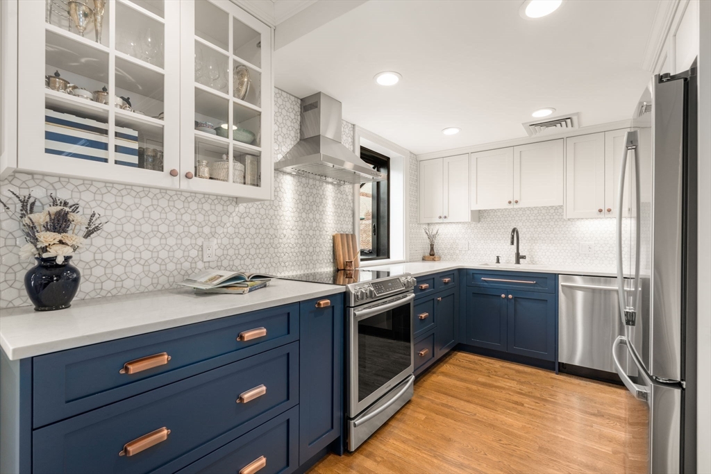 28 Parkman St # 4
