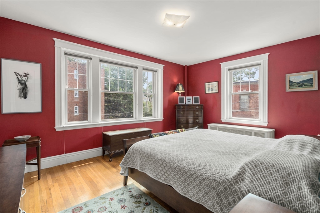 5 Colliston Rd # 4 Unit: 5-4