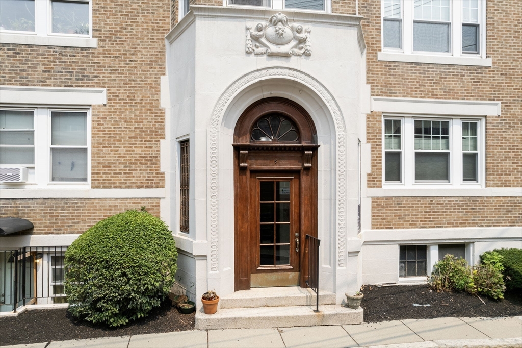 5 Colliston Rd # 4 Unit: 5-4