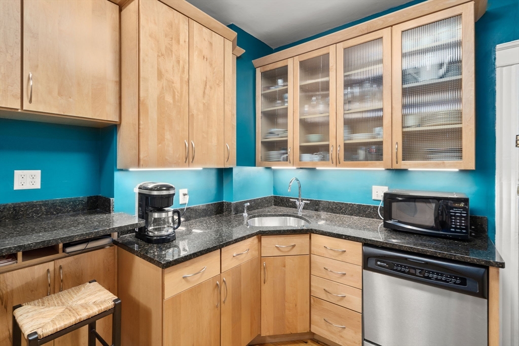 5 Colliston Rd # 4 Unit: 5-4
