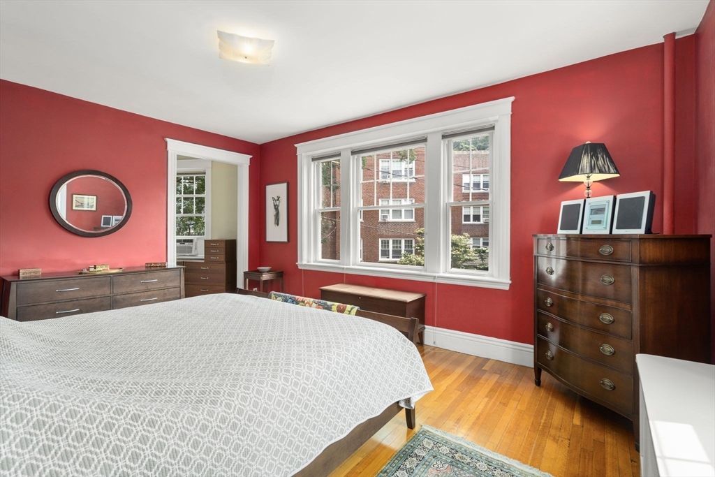 5 Colliston Rd # 4 Unit: 5-4