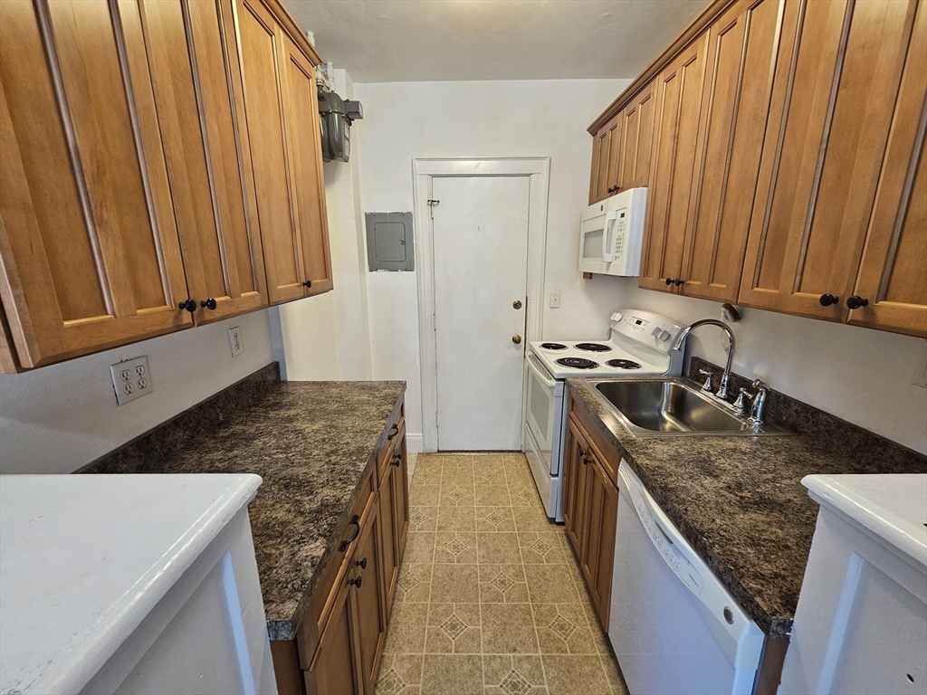 137 Englewood Ave # 32