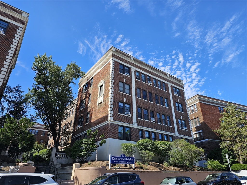 137 Englewood Ave # 32