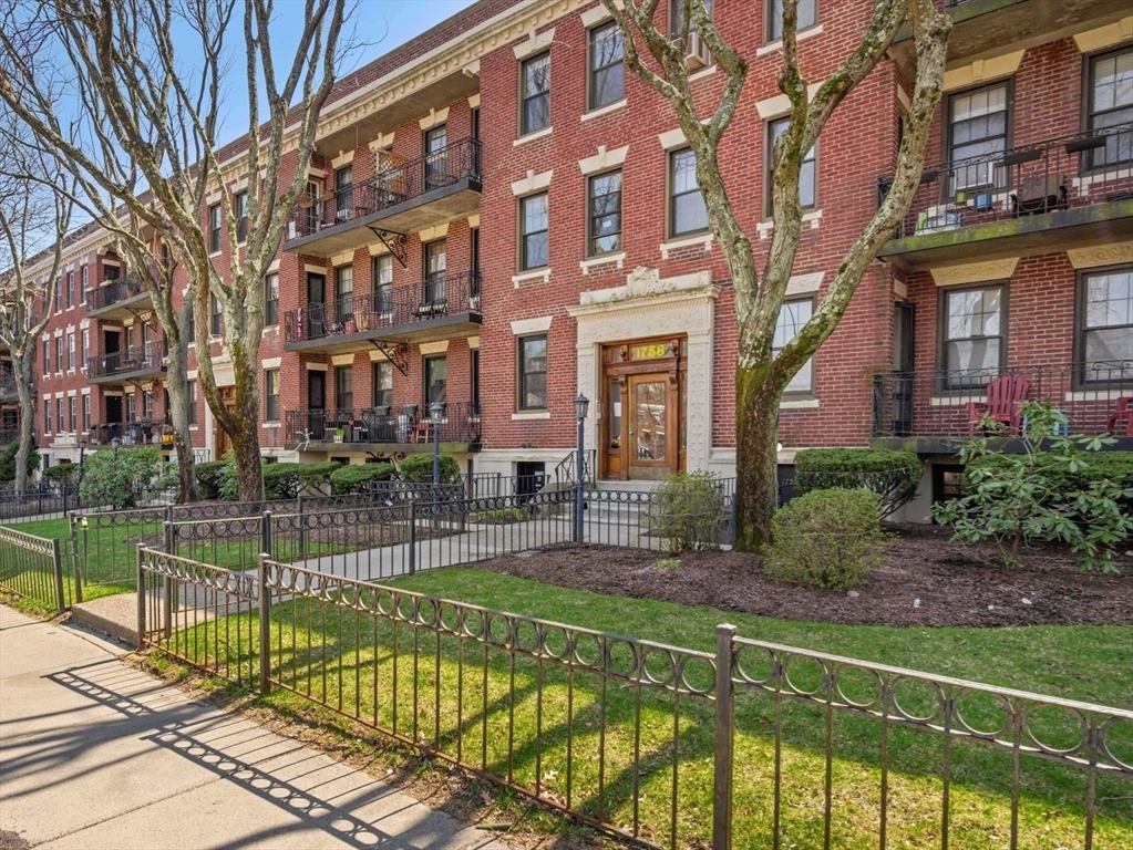 1758 Commonwealth Ave # 12