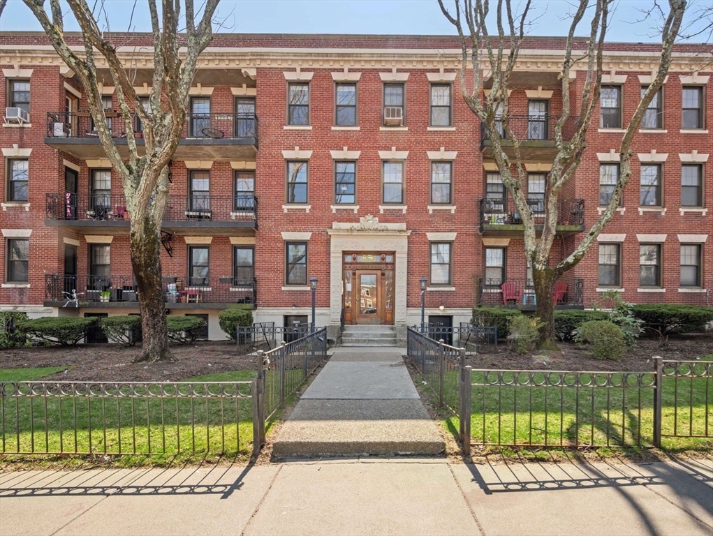 1758 Commonwealth Ave # 12
