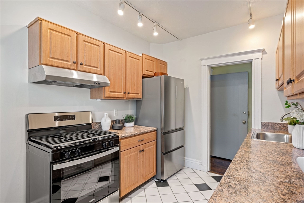 1758 Commonwealth Ave # 12