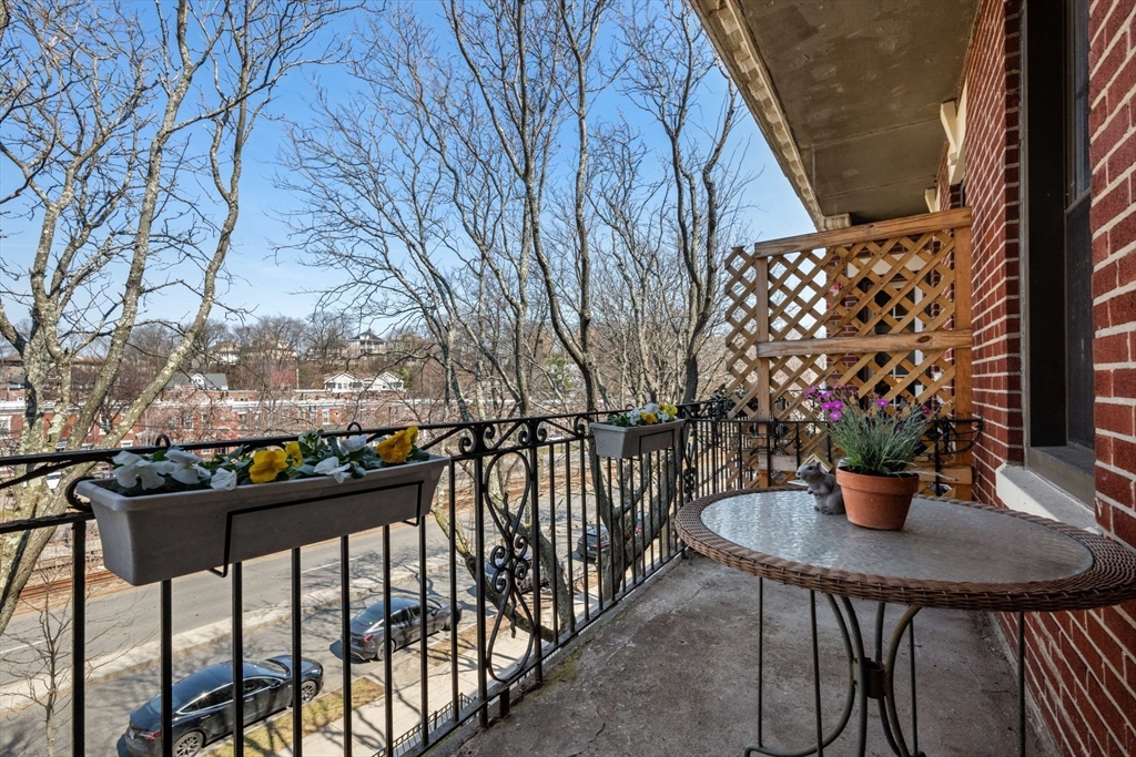 1758 Commonwealth Ave # 12