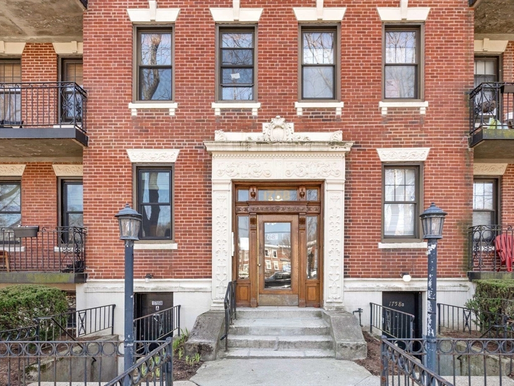 1758 Commonwealth Ave # 12