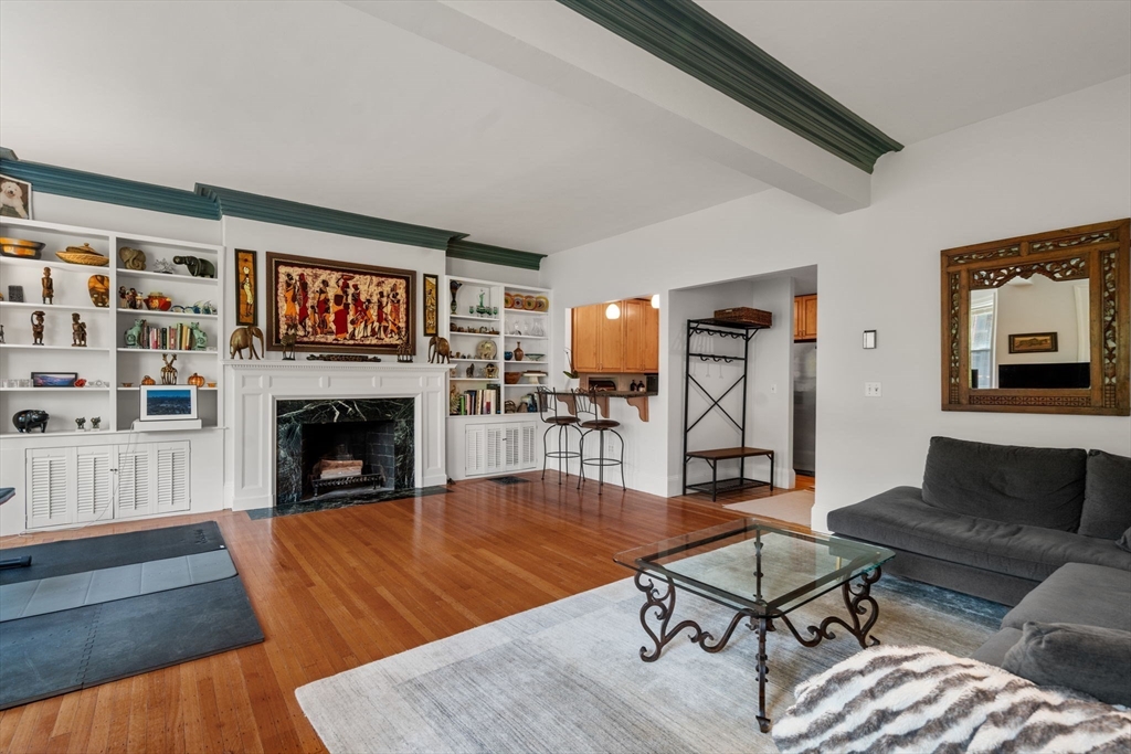 43 Carlton St # 2